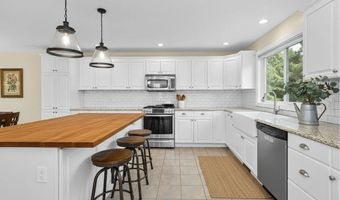 1303 Old Bridge Ln 1303, Bellingham, MA 02019