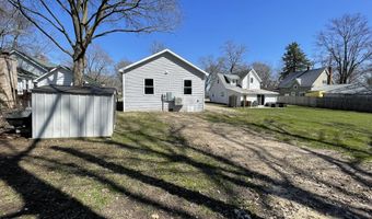 913 Pine Ave, Alma, MI 48801