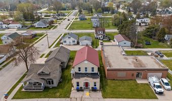 323 5TH St, Algoma, WI 54201