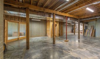 42545 Mattox Rd, Albany, OH 45710