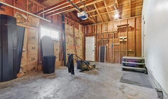 1607 S 6th St, Aberdeen, SD 57401