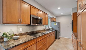 8217 CINDY Ln, Bethesda, MD 20817