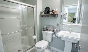 713 17th Ave SW, Altoona, IA 50009