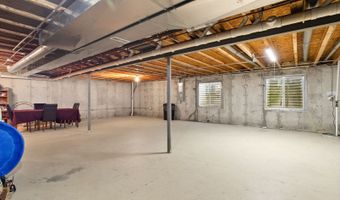 2854 Waterfront Ave, Algonquin, IL 60102