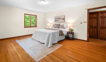 1 Old Milford Rd, Amherst, NH 03031