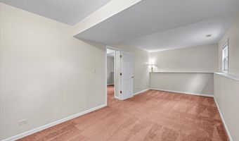 640 Ash St, Algonquin, IL 60102