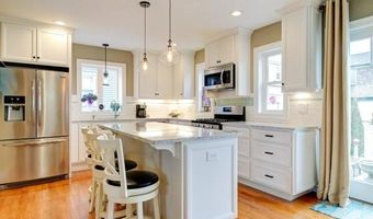 7 Dean Ave, Newport, RI 02840