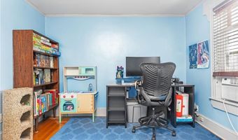 106 Pleasant St, Cranston, RI 02910