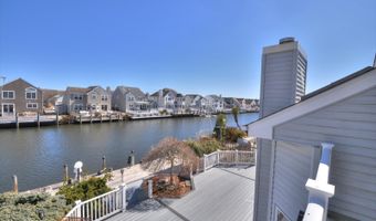19 Centerboard Dr, Bayville, NJ 08721