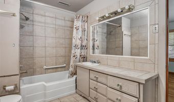 822 Stanley Ave, Ardmore, OK 73401