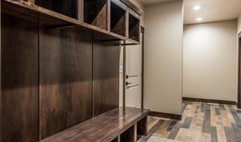 2816 E Sunflower Cir, Brandon, SD 57005