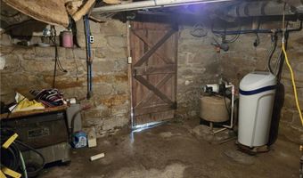 18916 166th St, Basehor, KS 66007