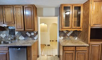1604 LOS ARBOLES Ave NW, Albuquerque, NM 87107