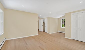 39 Briarwood Dr, Colchester, CT 06415