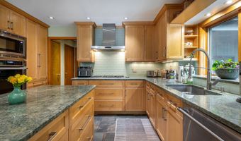 51 Long Meadow Rd, Bethlehem, CT 06751