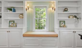 158 Kettle Hole Rd, Bolton, MA 01740