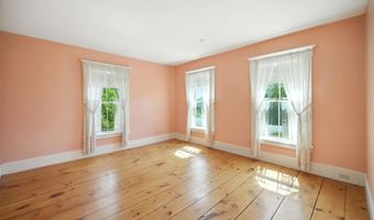 36 CHESTER St, Chester, NH 03036