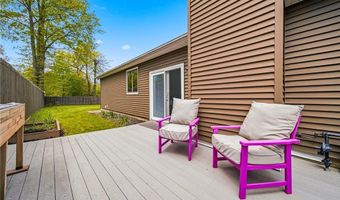 2013 Deerfield Dr, Ashtabula, OH 44004