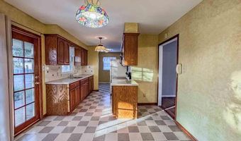 2017 N A St, Arkansas City, KS 67005