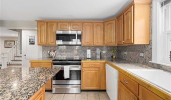 12 Hagen Ave, Cranston, RI 02920