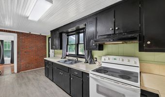 304 Blackmon St N, Camden, SC 29020