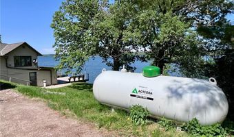1160 Lake Dr, Big Stone City, SD 57216