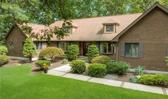 10 Oak Hill Dr, Lincoln, RI 02865