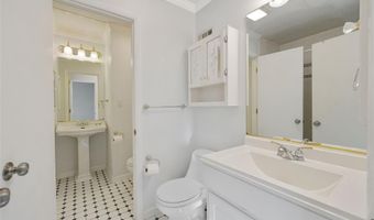 842 Wendevy Ct, Ballwin, MO 63011