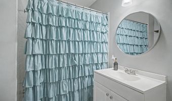 2317 Arbor Dr, Biloxi, MS 39531