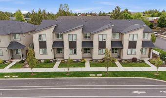 2524 NE Purcell Blvd, Bend, OR 97701