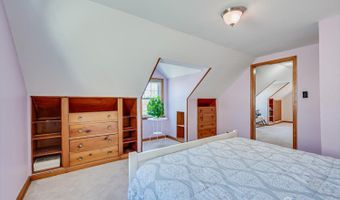 49 N Smith St, Avenel, NJ 07001