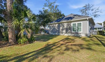 72 13th St, Apalachicola, FL 32320