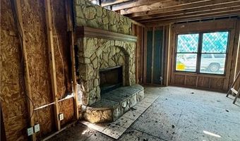 617 N Houston St, Adrian, MO 64720
