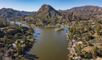 2106 Lakeshore Dr, Agoura Hills, CA 91301