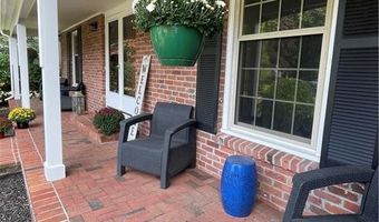 8 Winterberry Dr, Coventry, RI 02816