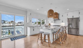 33 Amherst Dr, Bayville, NJ 08721