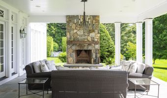 865 Hollow Tree Ridge Rd, Darien, CT 06820