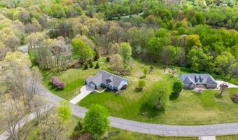 5730 Summerset Woods Dr, Alto, MI 49302