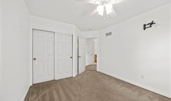 1525 Carriage Bridge Trl, Ballwin, MO 63021