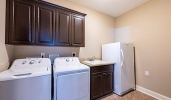 1739 ARLINGTON PARK Cir, Albany, GA 31701