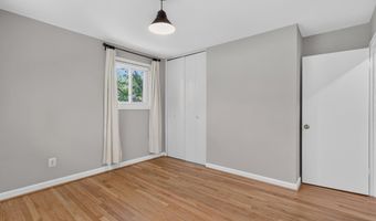 10228 HATHERLEIGH Dr, Bethesda, MD 20814