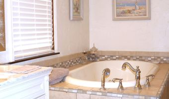 404 408 W 3rd St, Capitan, NM 88316