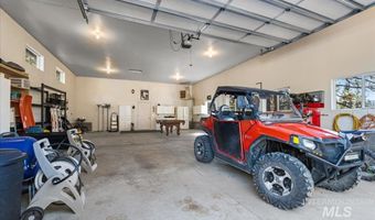 9734 Moore Dr, Cascade, ID 83611