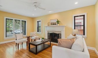 220 W 4TH Ave, Cheyenne, WY 82001