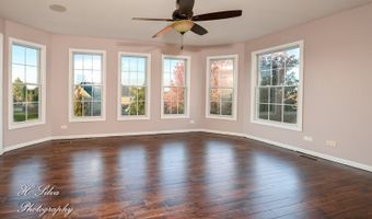 3260 Nottingham Dr, Algonquin, IL 60102