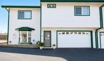 745 2ND St 8, Brookings, OR 97415