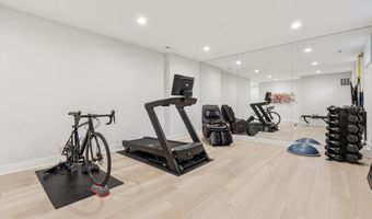 10010 FLEMING Ave, Bethesda, MD 20814