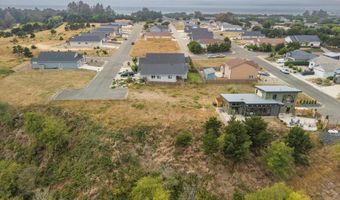 636 SEACREST Dr, Bandon, OR 97411