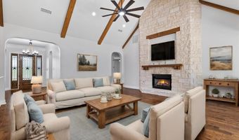 402 N Parkway Dr, Alvarado, TX 76009