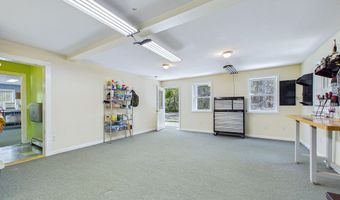 40 Meadow Dr, Bar Harbor, ME 04609